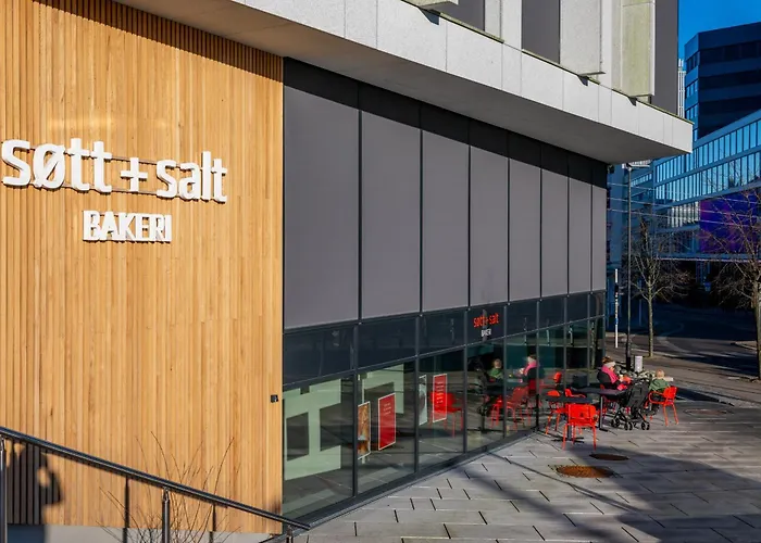 Roomsly - Cozy Hilltop Hideout In Lägenhet