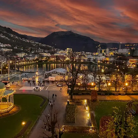 Roomsly - Cozy Hilltop Hideout In Bergen